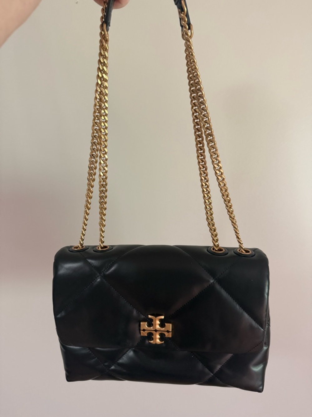 Tory Burch Kira diamond quilt  Shoulder Bag with Gold Chain. Lambskin.